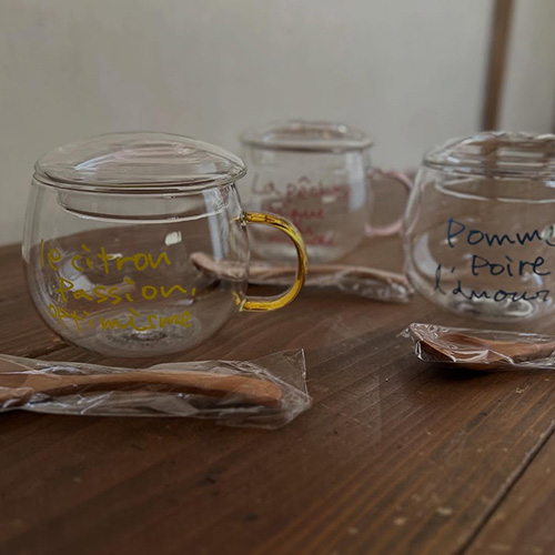 「POKETLE ビードロマグ ロンド」温冷どちらも使える、フタ付き耐熱ガラスマグ&スプーンセット。