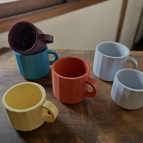 「タビーマグ」株式会社SINGは、ゴムの街・久留米で長年ゴム部品の生産を行ってきた会社です。その技術と知識に加え、普段の生活でも使いやすく、かつデザイン性を備えたプロダクトが「SiNG」の製品。